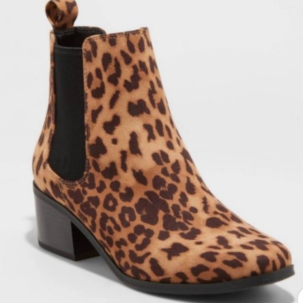 A New Day Leopard booties